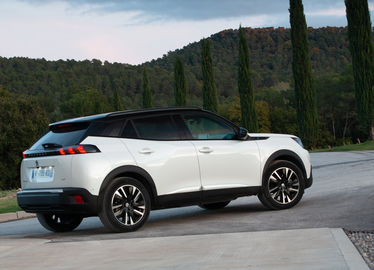2020 - PEUGEOT E-2008, foto 24