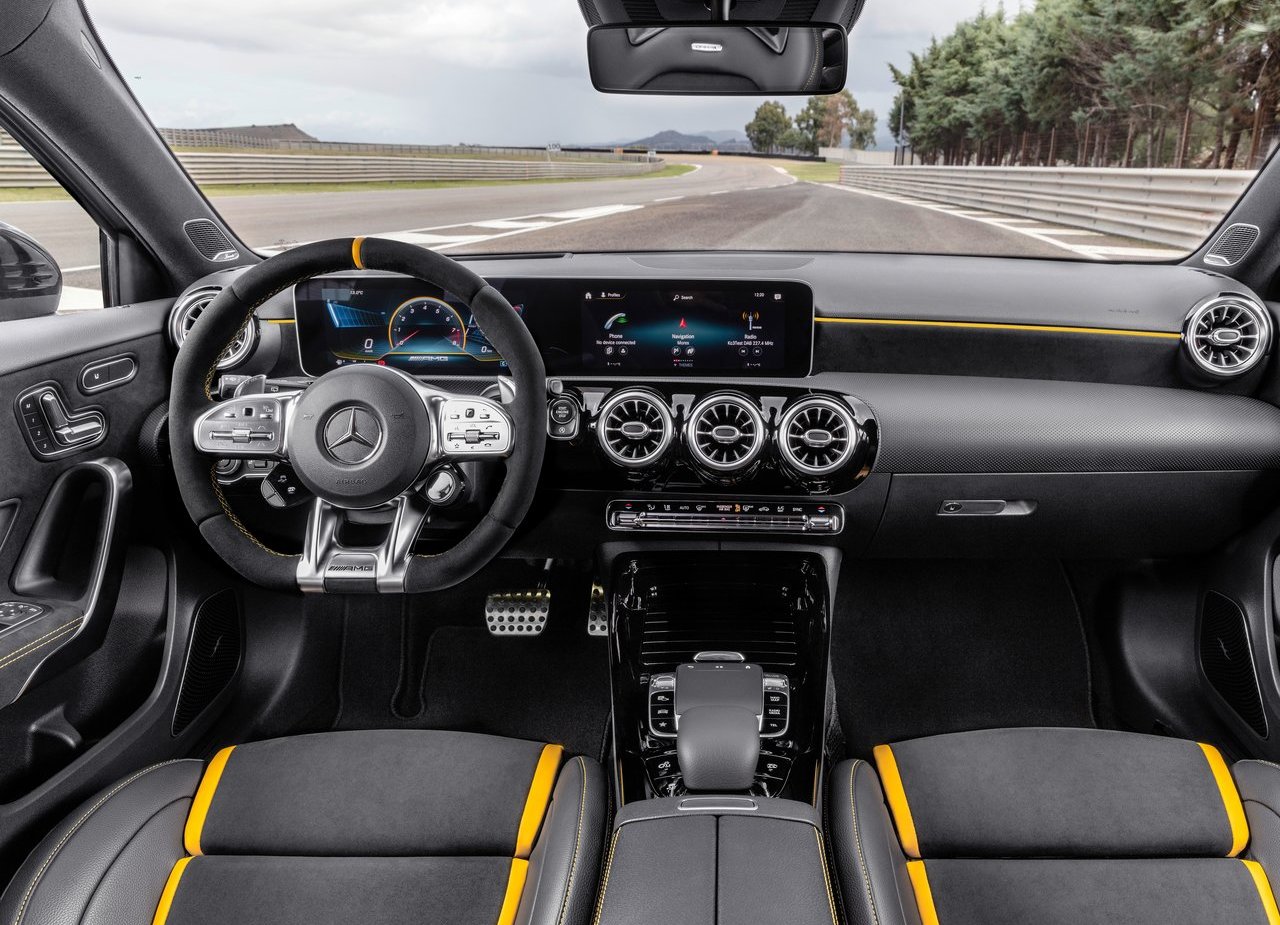 MERCEDES-AMG A 45, foto 33