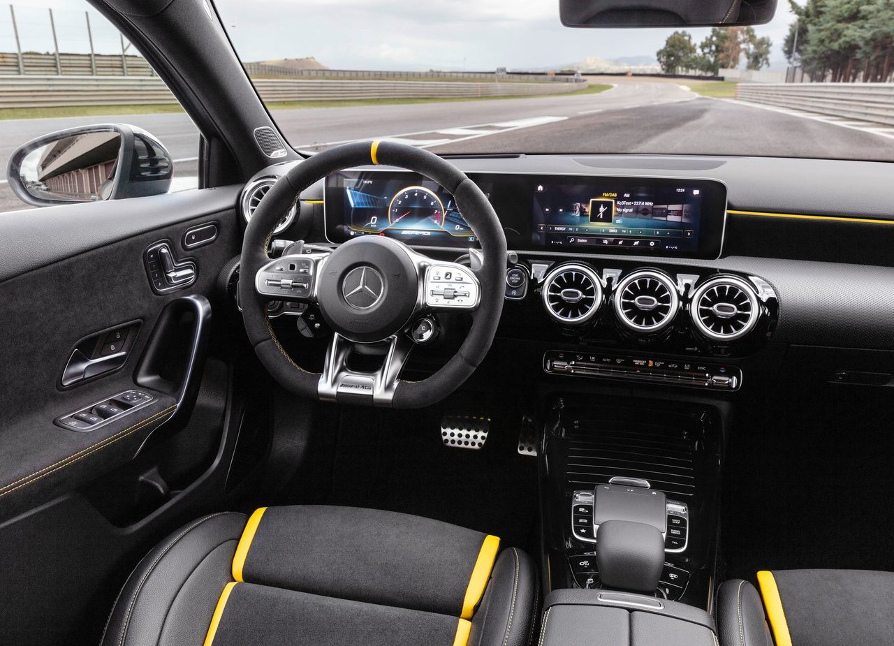 MERCEDES-AMG A 45, foto 34