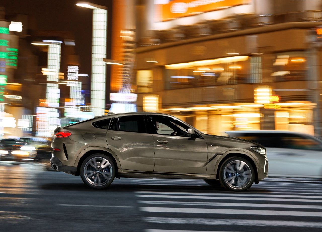 BMW X6 M50i, foto 17