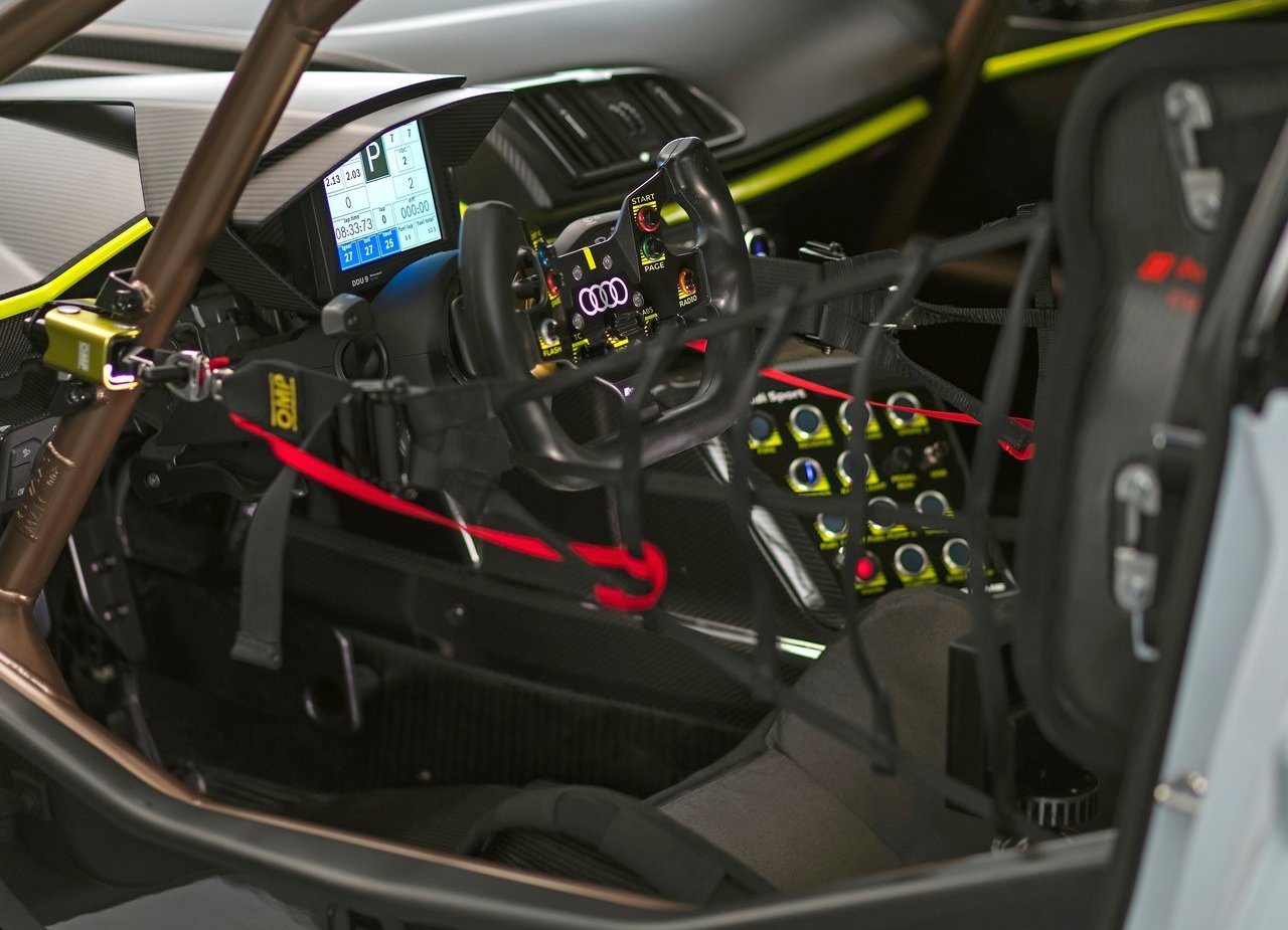 2020 - AUDI R8 LMS GT2, foto 8