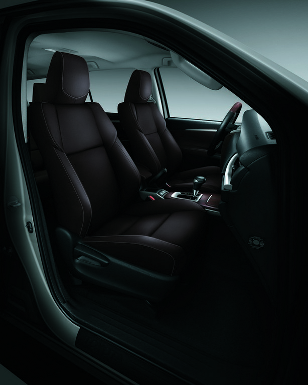 TOYOTA HILUX & SW4, foto 44