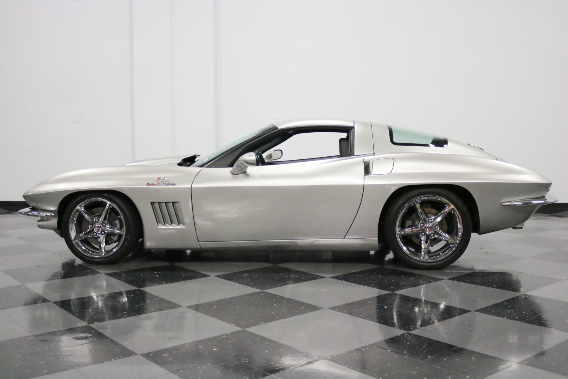 CHEVROLET CORVETTE C2 BY KARL KUSTOMS, foto 3