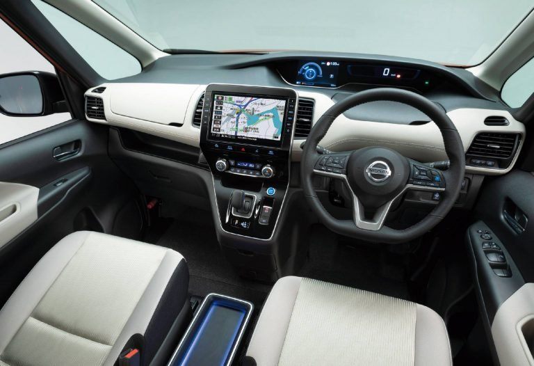 2020 - NISSAN SERENA, foto 2