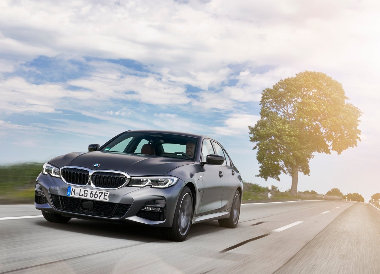 2019 - BMW 330e SEDAN, foto 22