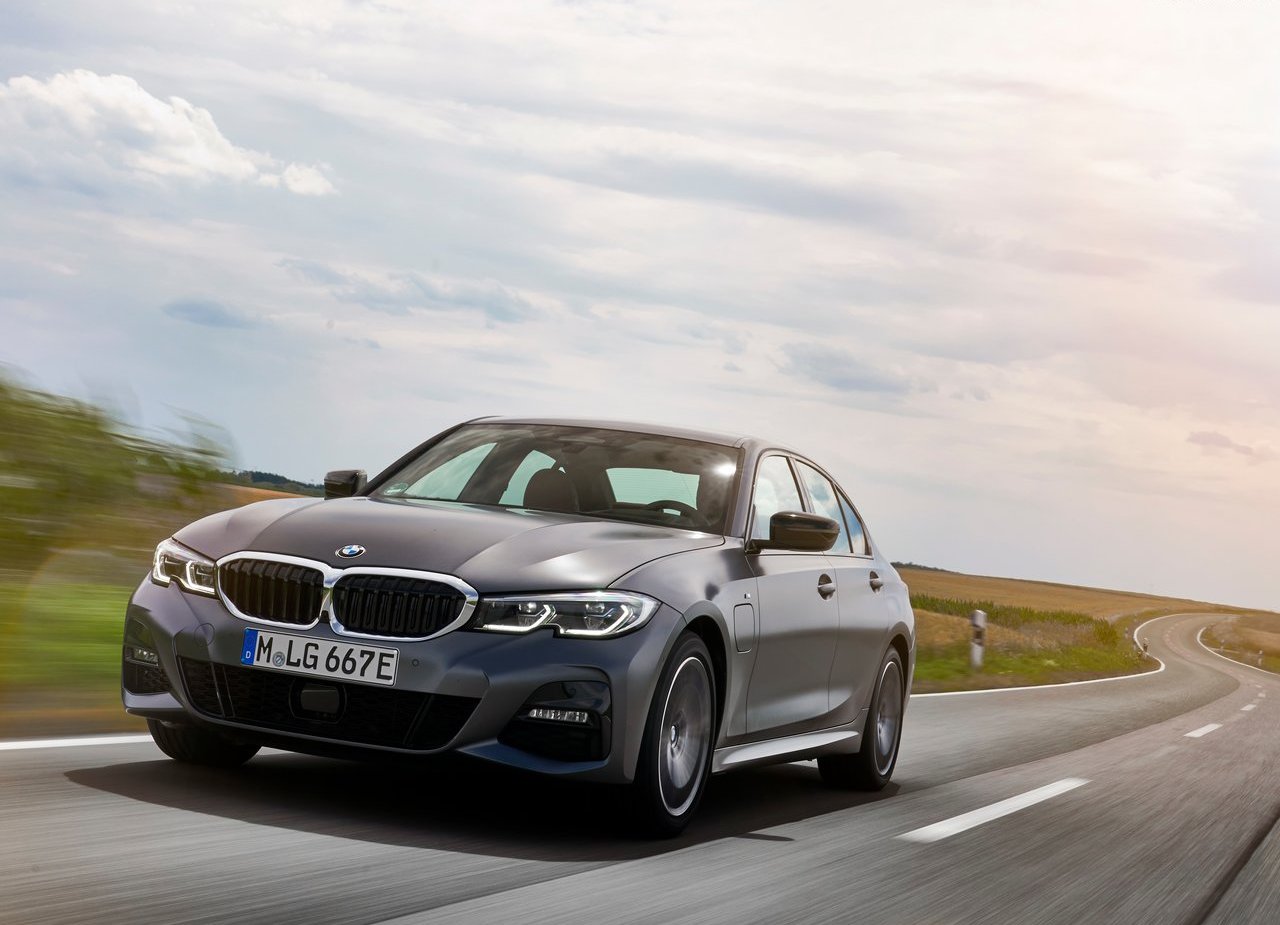 2019 - BMW 330e SEDAN, foto 25