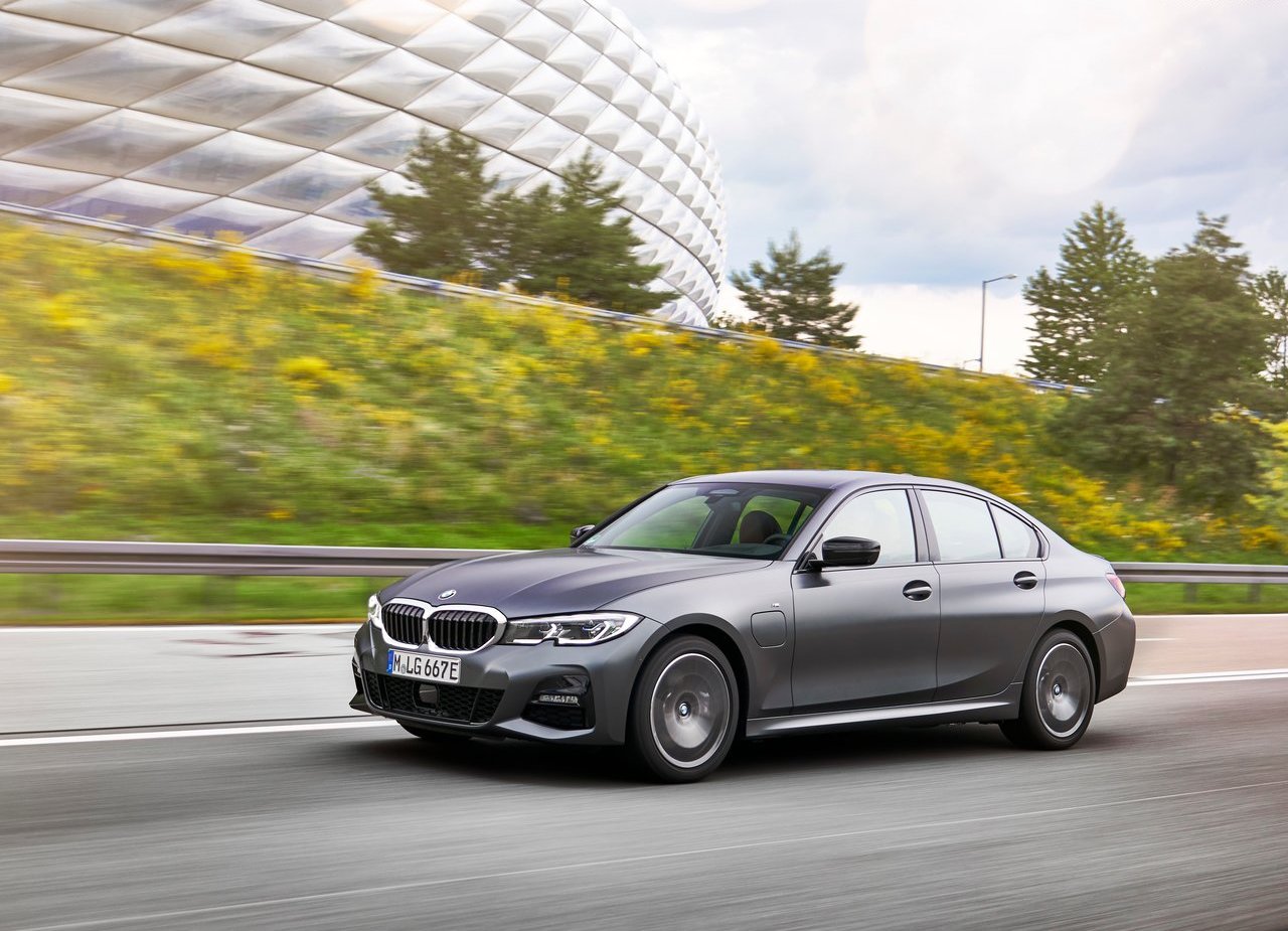 2019 - BMW 330e SEDAN, foto 30