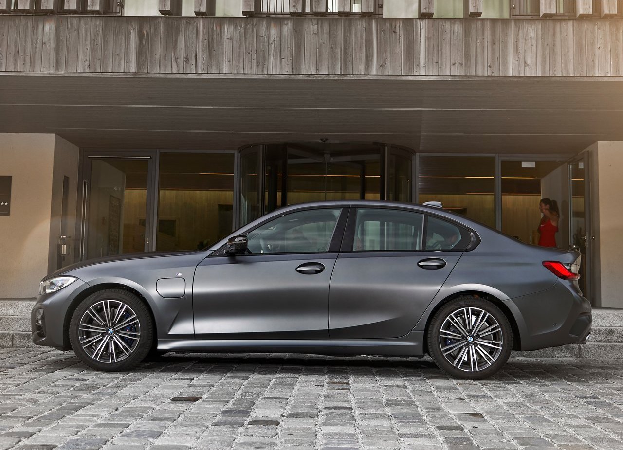 2019 - BMW 330e SEDAN, foto 31