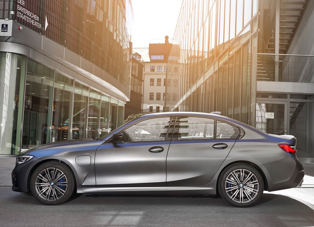 2019 - BMW 330e SEDAN, foto 33