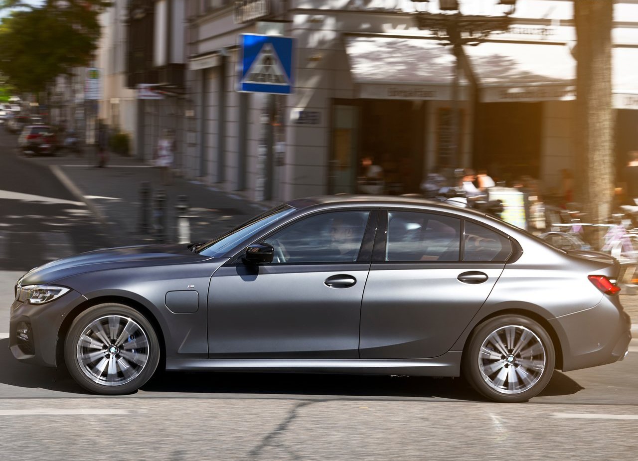 2019 - BMW 330e SEDAN, foto 35