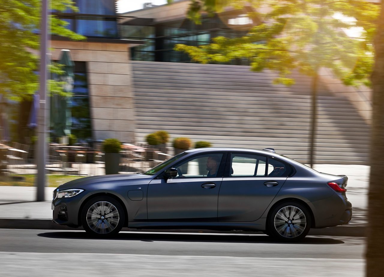 2019 - BMW 330e SEDAN, foto 36