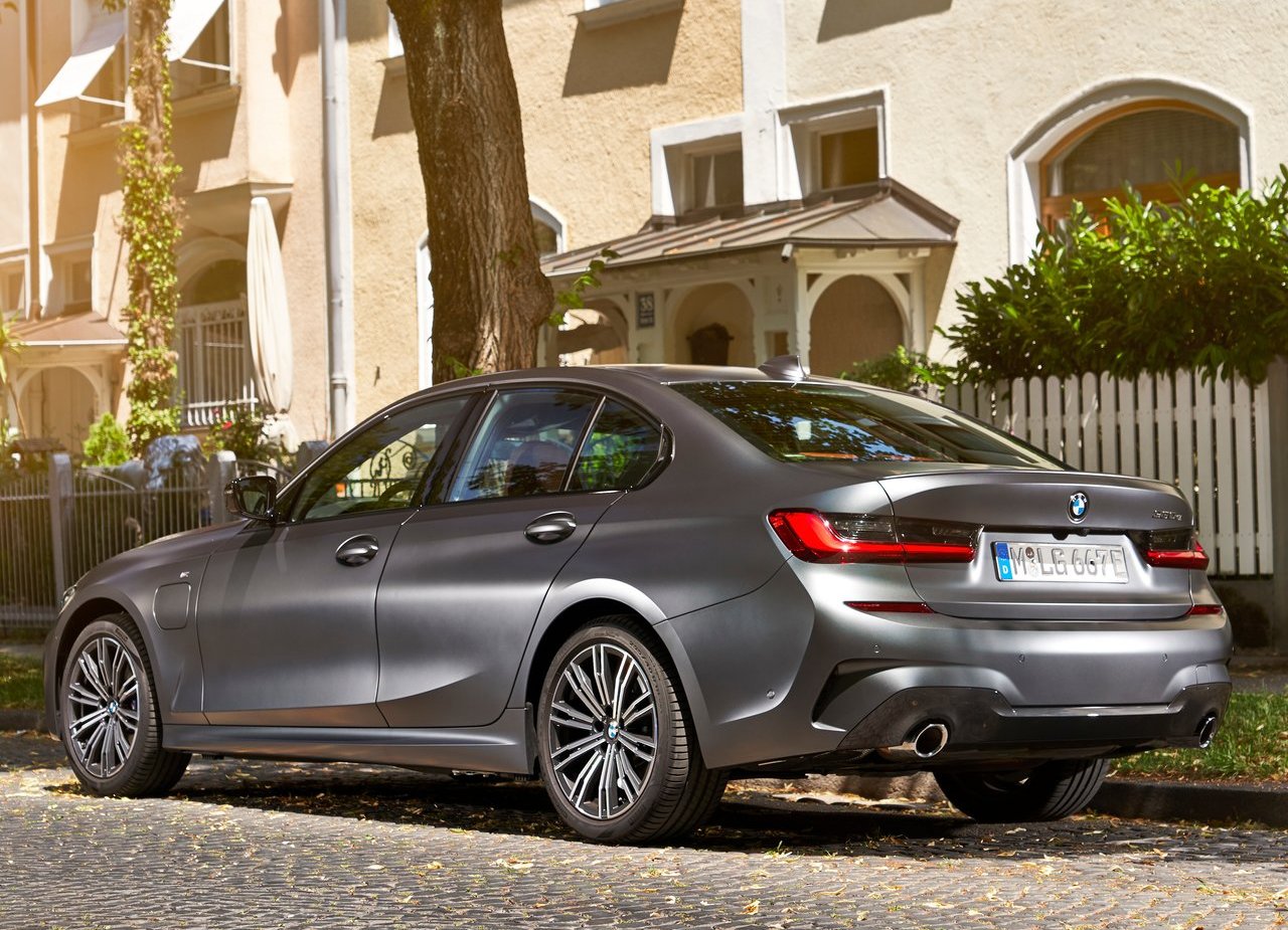 2019 - BMW 330e SEDAN, foto 40