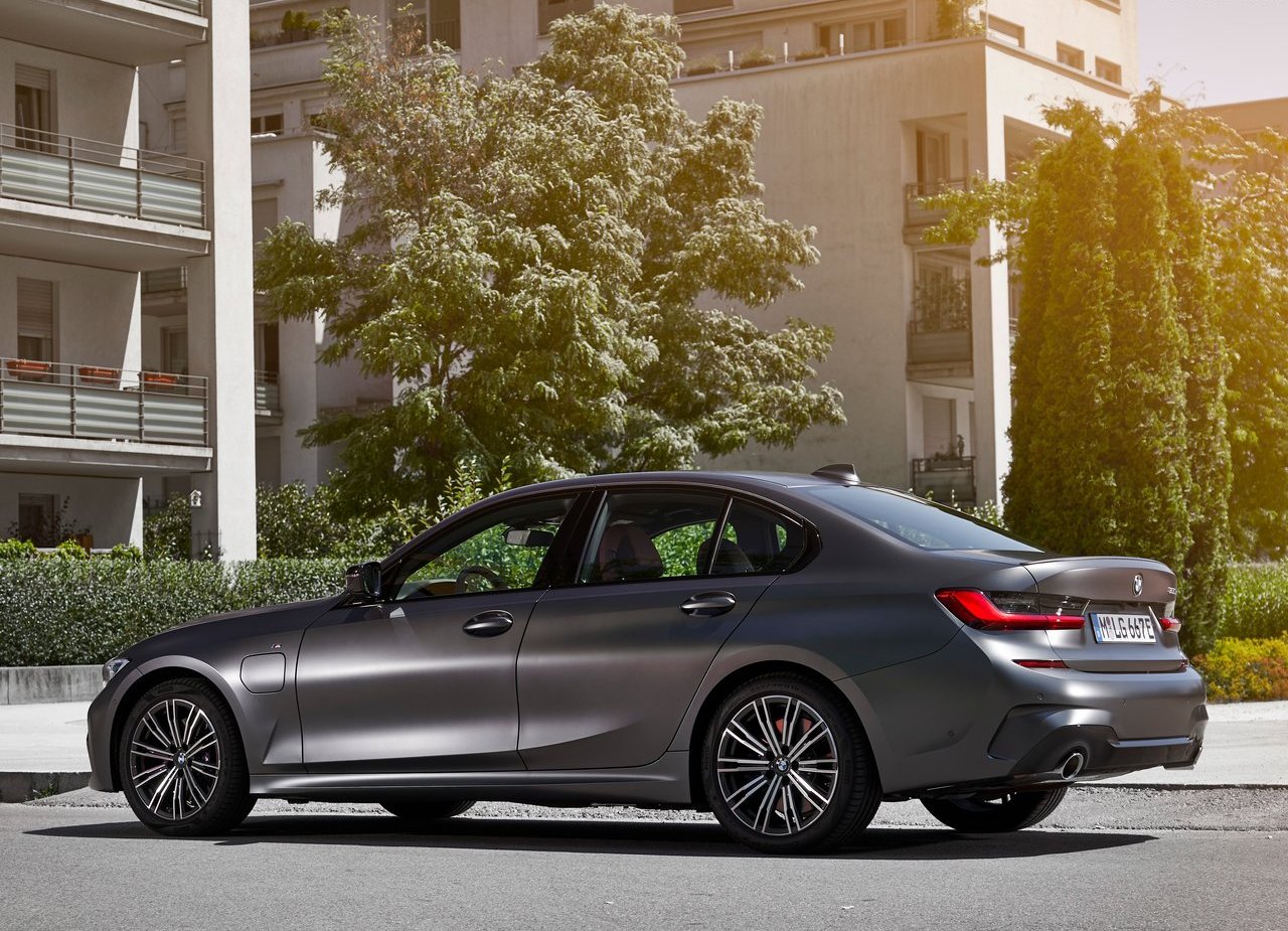 2019 - BMW 330e SEDAN, foto 43
