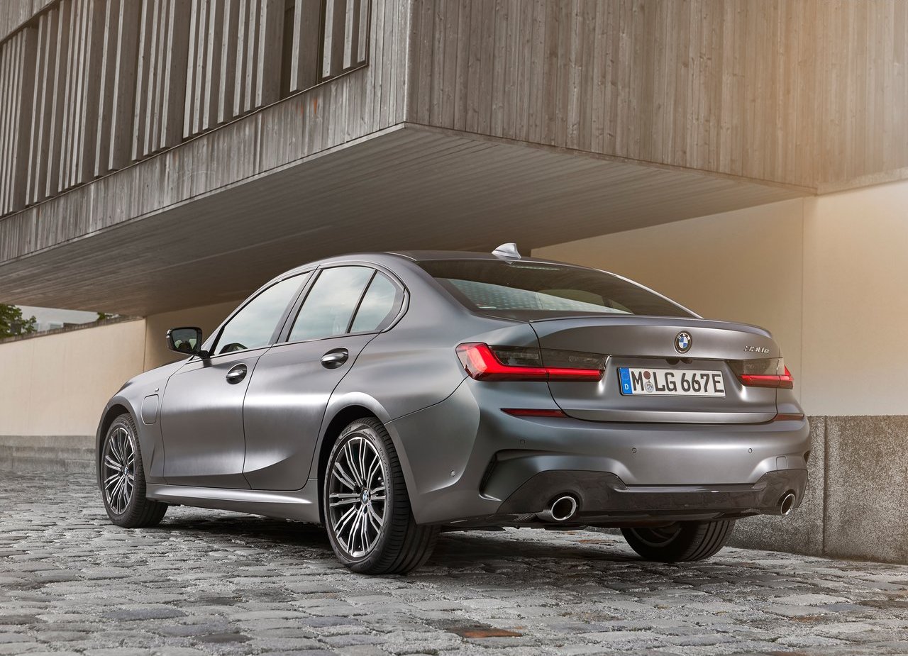 2019 - BMW 330e SEDAN, foto 44