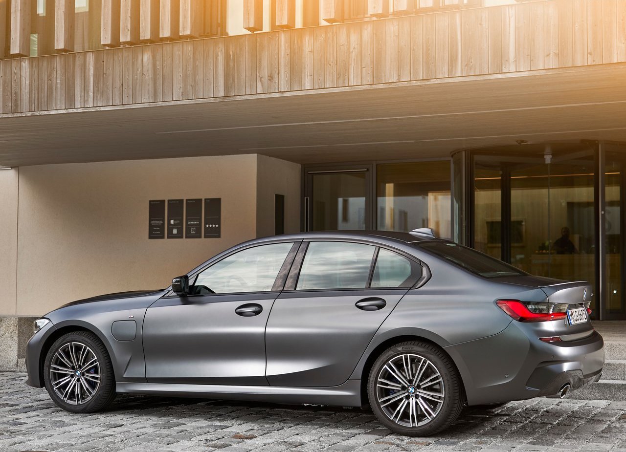2019 - BMW 330e SEDAN, foto 45