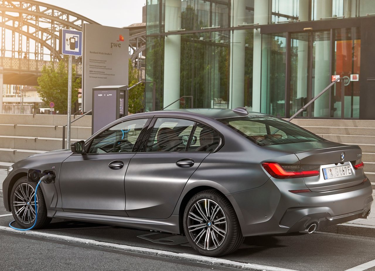 2019 - BMW 330e SEDAN, foto 46