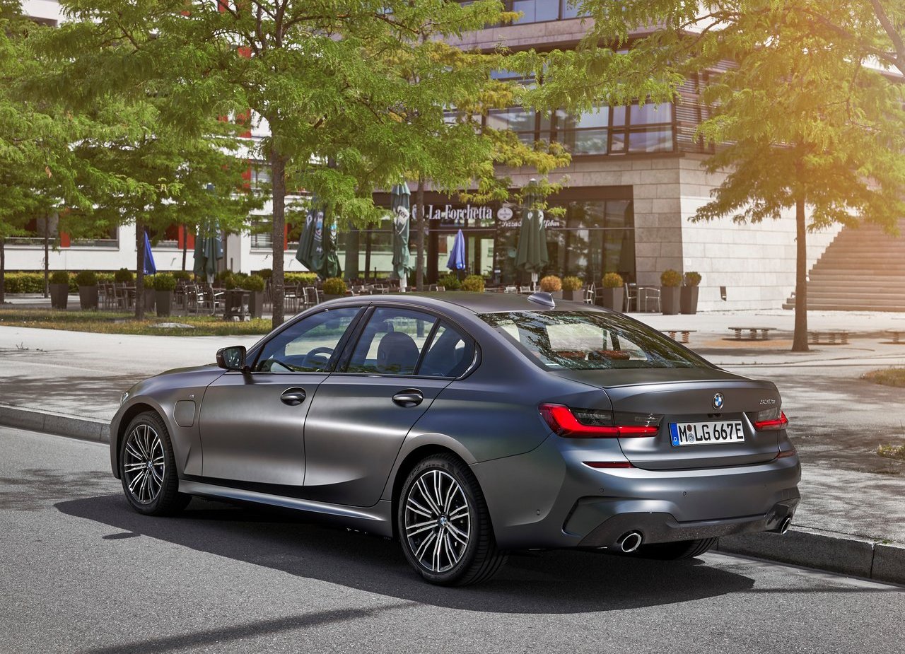 2019 - BMW 330e SEDAN, foto 48