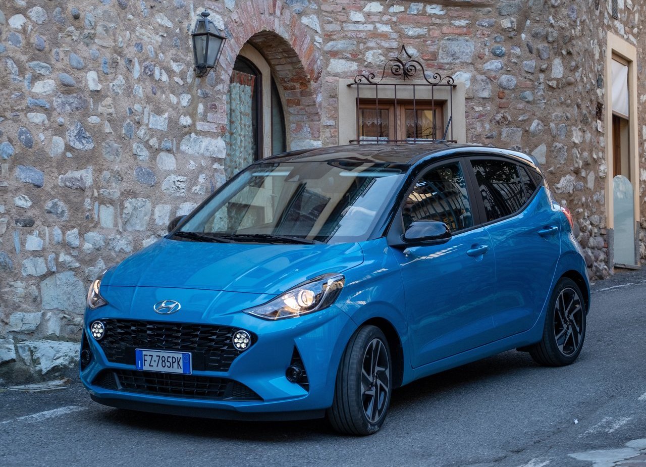 2020 - HYUNDAI i10, foto 32