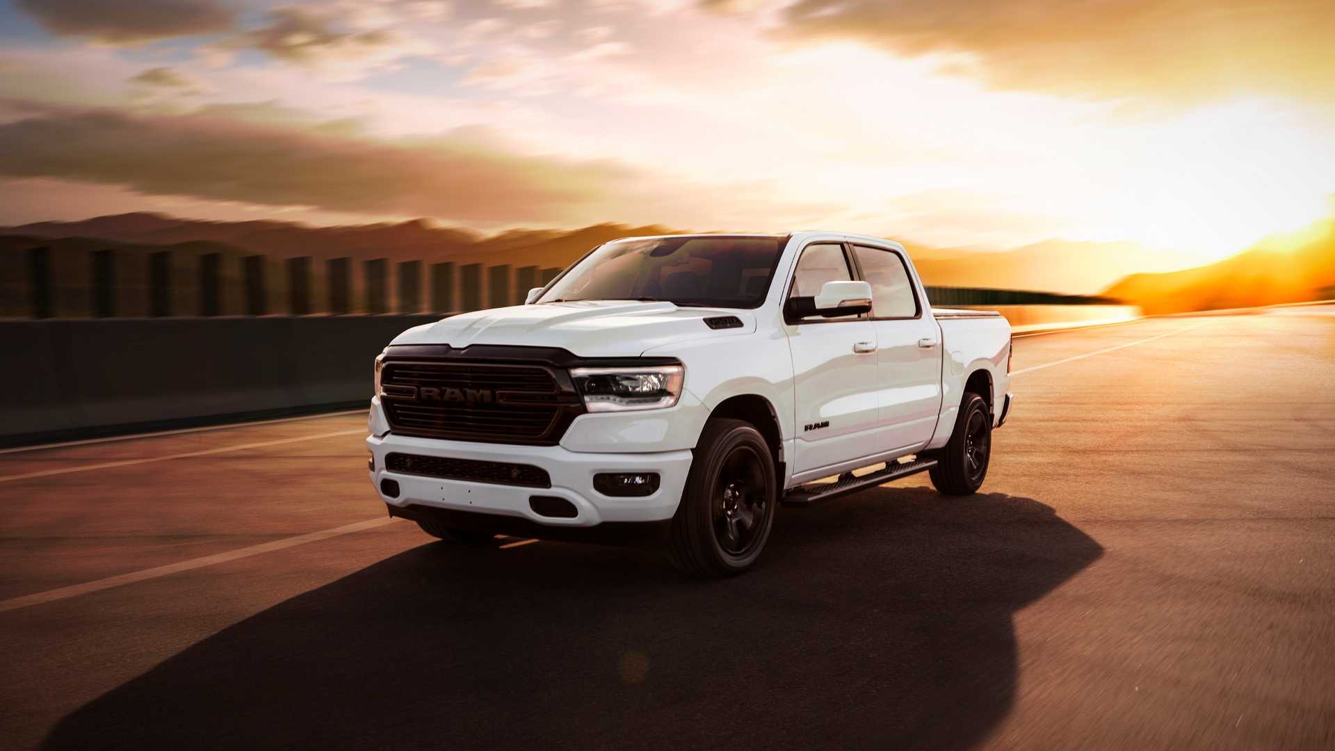2020 - RAM 1500 NIGHT EDITION & REBEL BLACK PACKAGE, foto 1