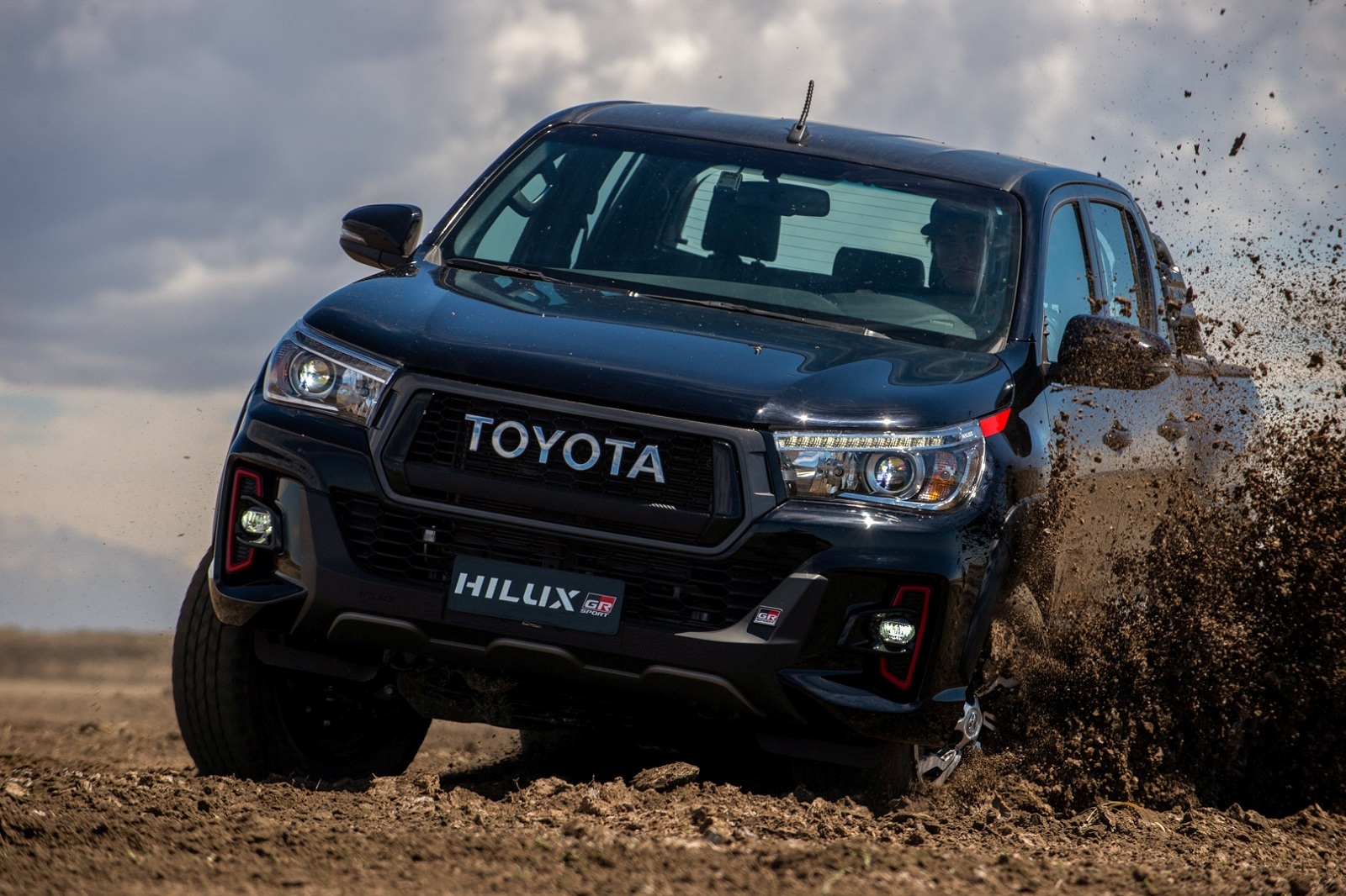 TOYOTA HILUX GR SPORT, foto 1