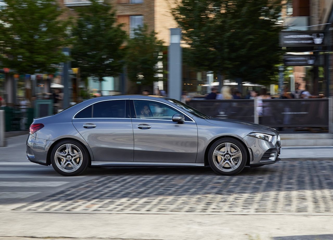 2019 - MERCEDES-BENZ A SEDAN UK VERSION, foto 12