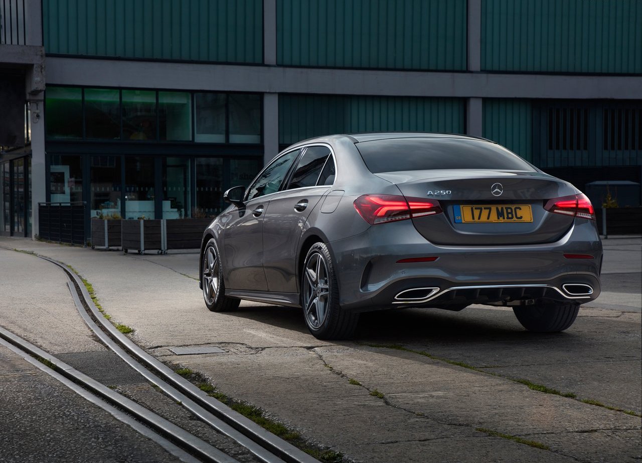 2019 - MERCEDES-BENZ A SEDAN UK VERSION, foto 17