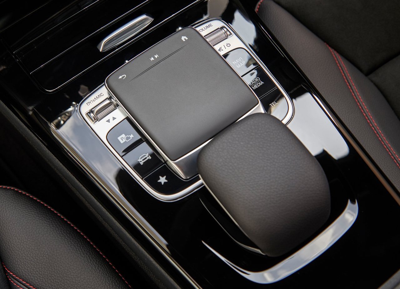 2019 - MERCEDES-BENZ A SEDAN UK VERSION, foto 36