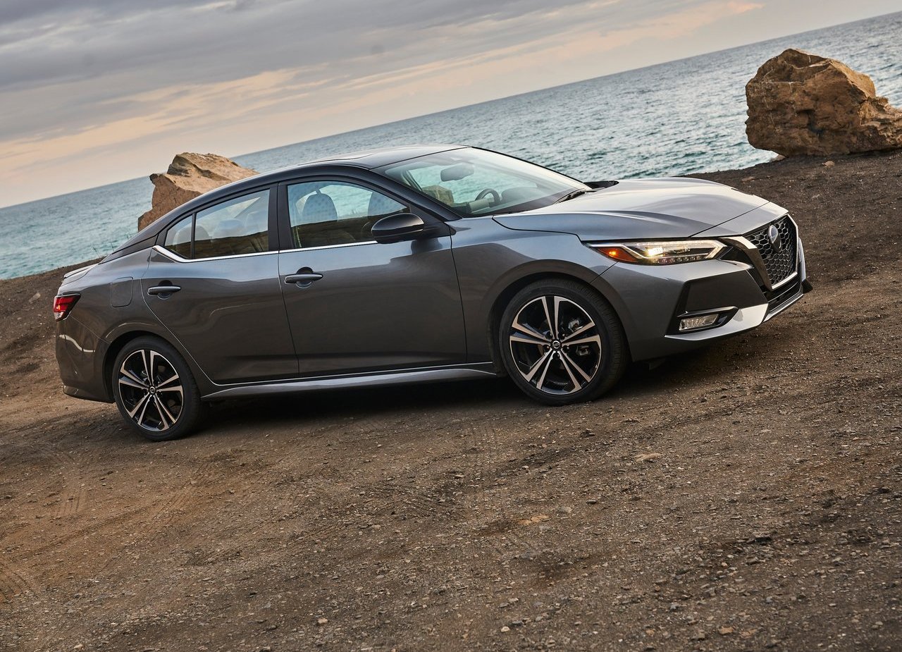 2020 - NISSAN SENTRA, foto 2