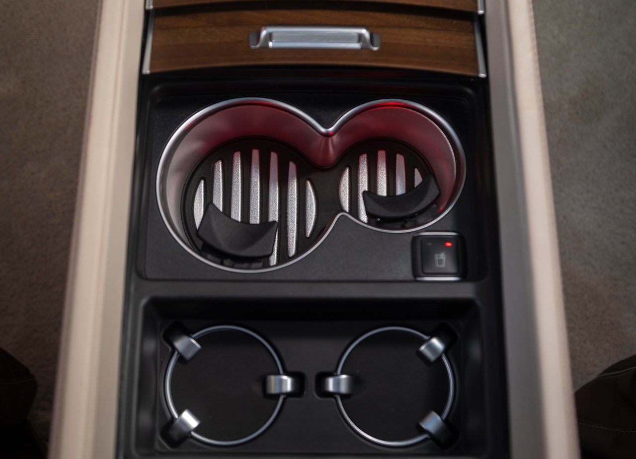 MERCEDES-MAYBACH GLS 600, foto 151