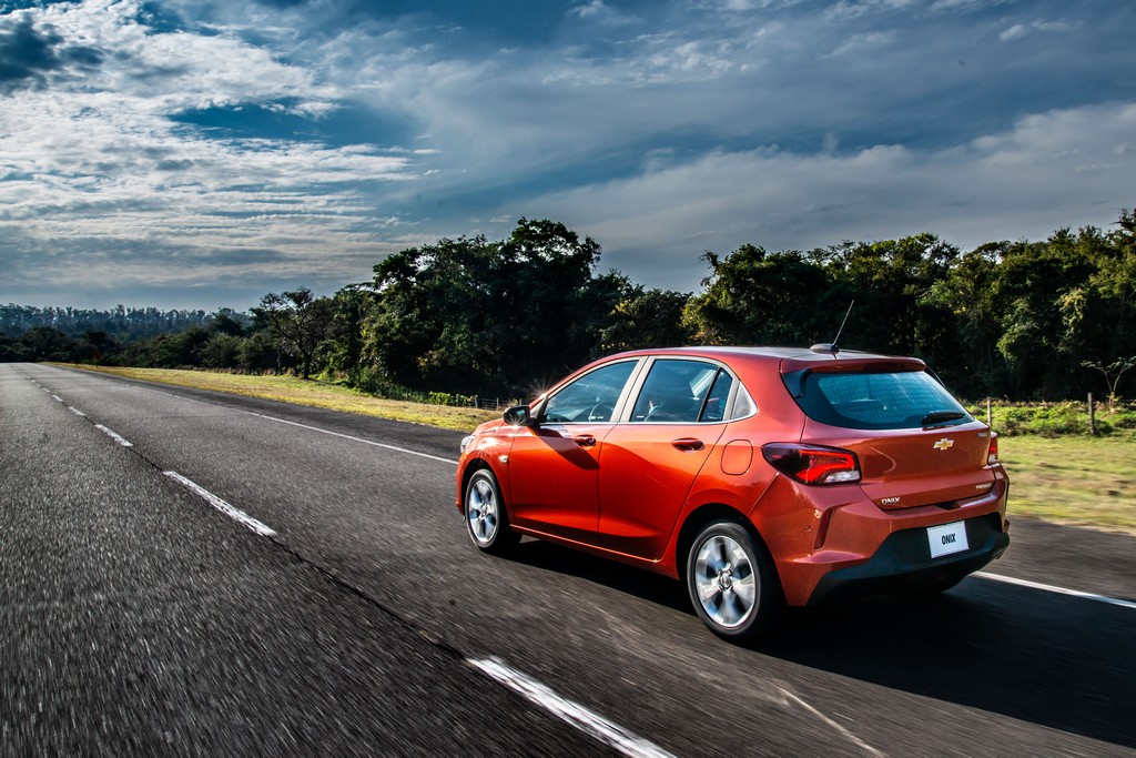 CHEVROLET ONIX HATCH, foto 2