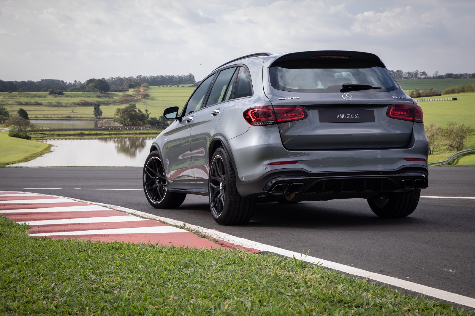 2020 - MERCEDES-AMG GLC 63, foto 2