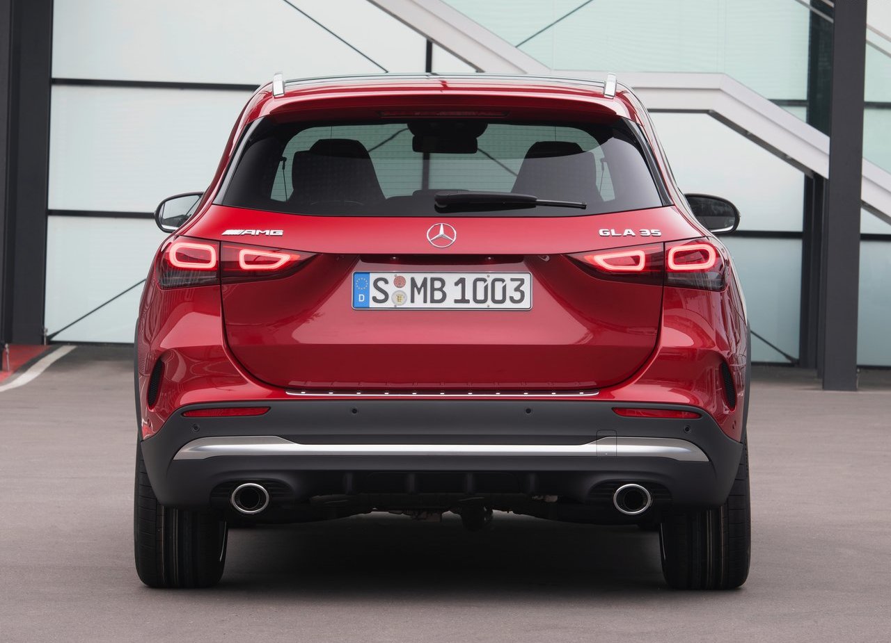 MERCEDES-AMG GLA 35, foto 12