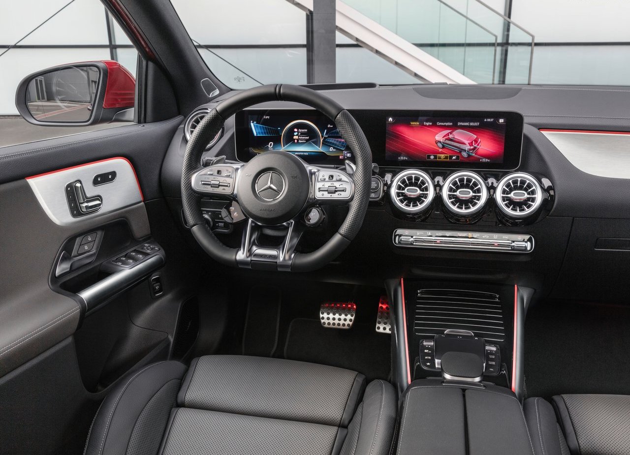 MERCEDES-AMG GLA 35, foto 14