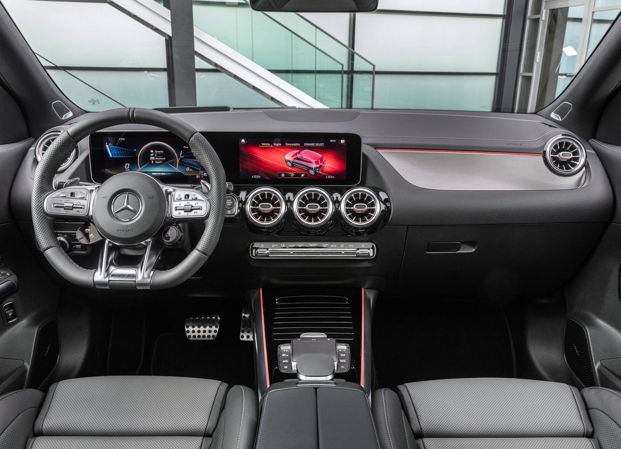 MERCEDES-AMG GLA 35, foto 15