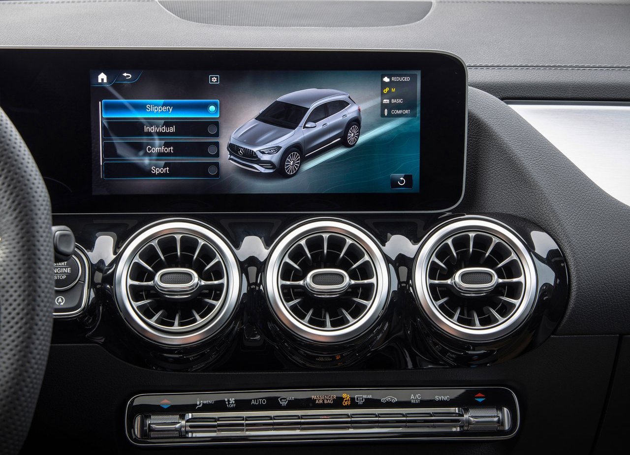 MERCEDES-AMG GLA 35, foto 18