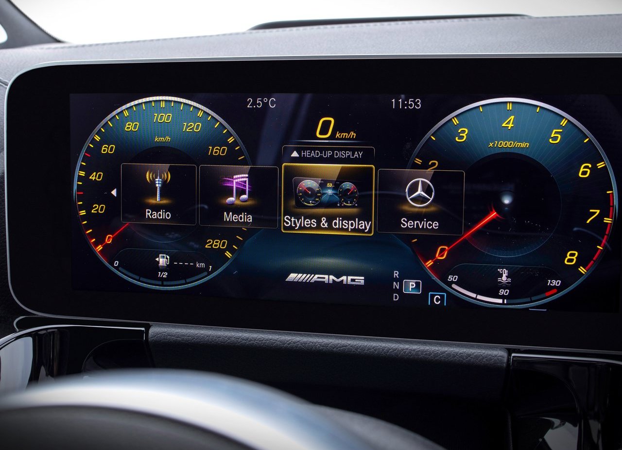 MERCEDES-AMG GLA 35, foto 21