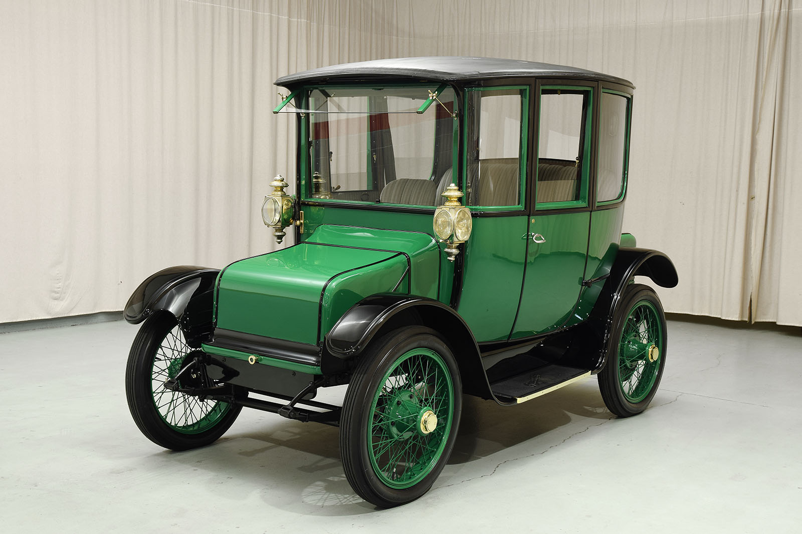RAUCH & LANG ELECTRIC J6 COACH, foto 1