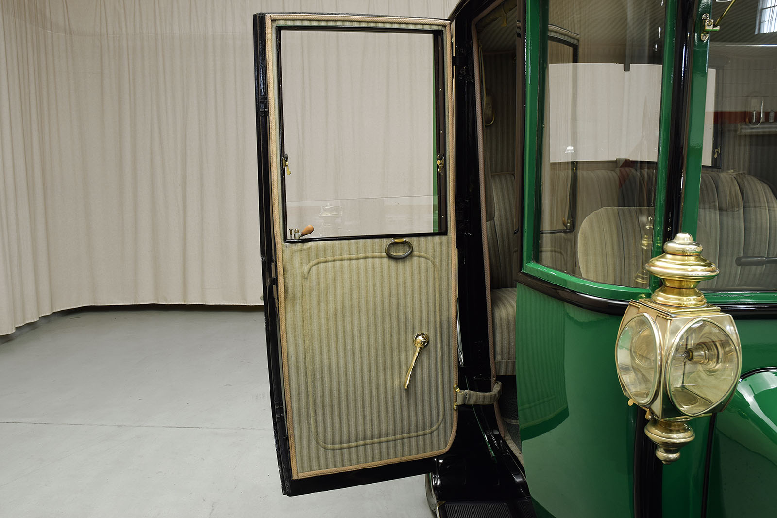 RAUCH & LANG ELECTRIC J6 COACH, foto 11