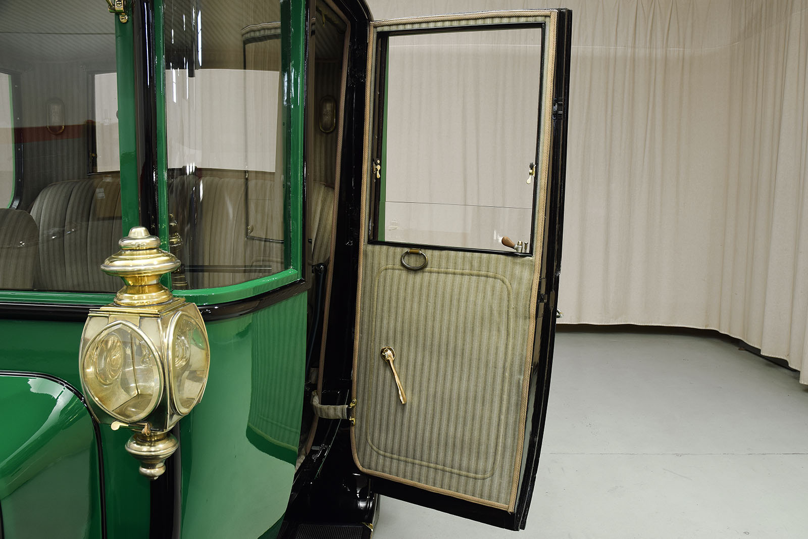 RAUCH & LANG ELECTRIC J6 COACH, foto 12
