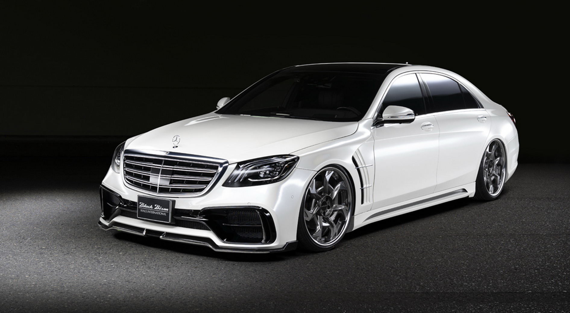 2017 - MERCEDES-BENZ S BLACK BISON BY WALD, foto 1