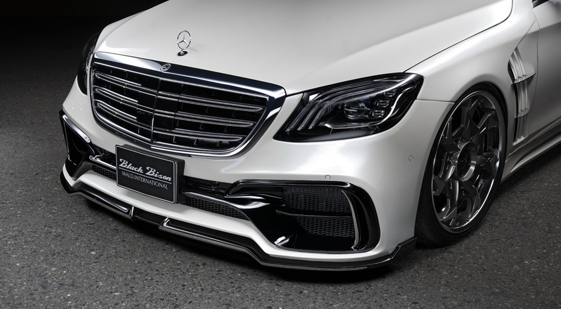 2017 - MERCEDES-BENZ S BLACK BISON BY WALD, foto 9