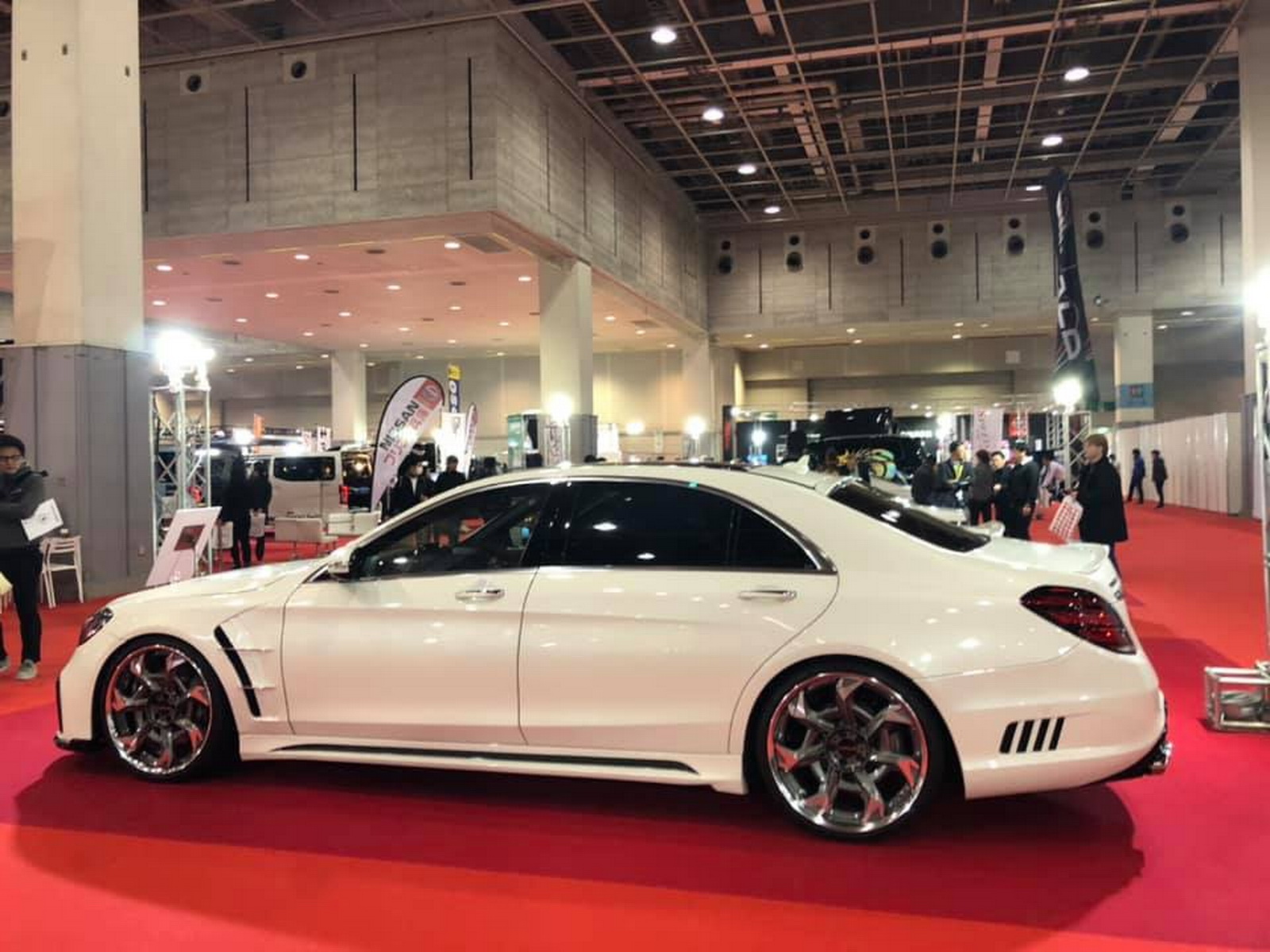 2017 - MERCEDES-BENZ S BLACK BISON BY WALD, foto 15