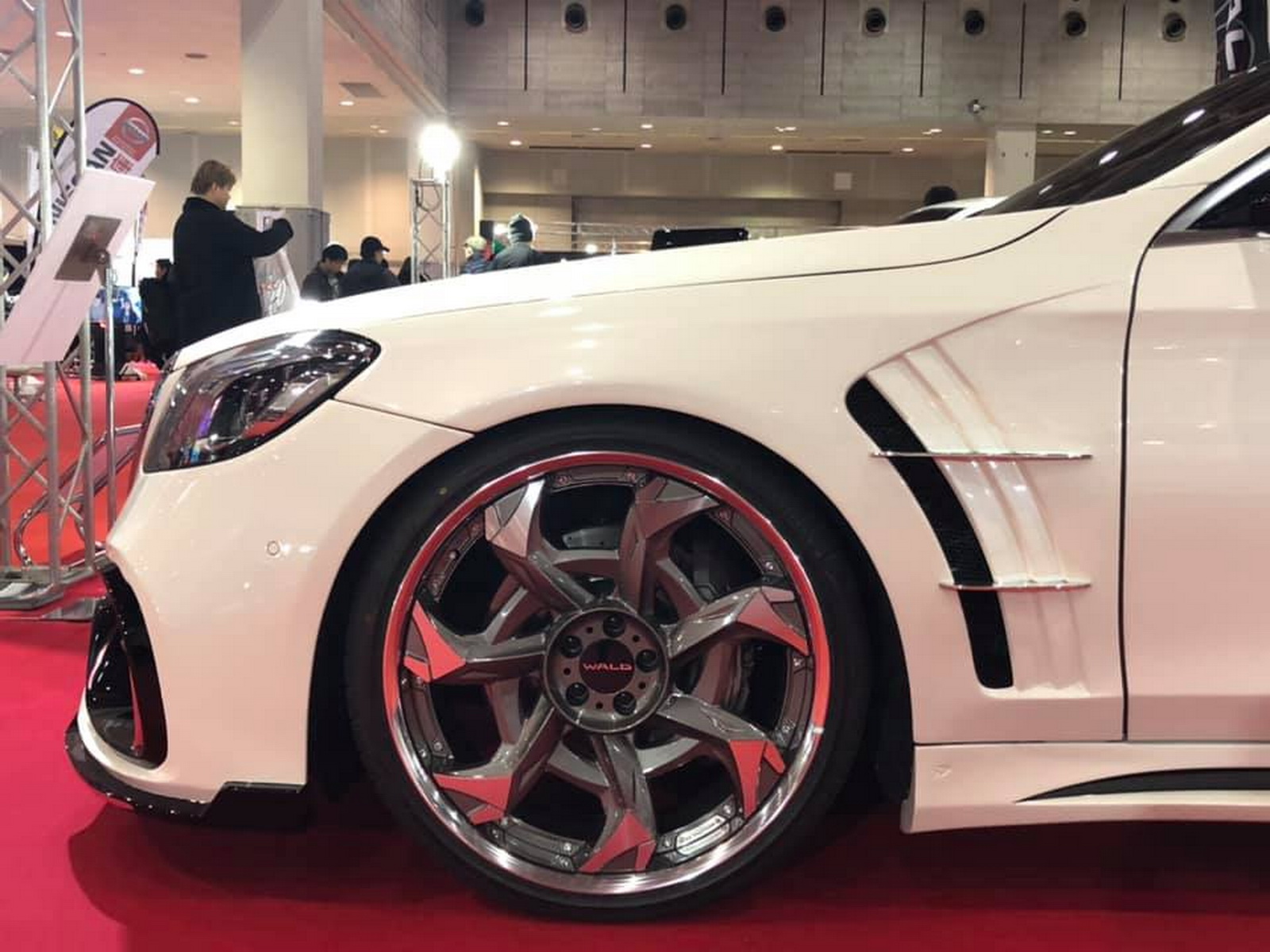 2017 - MERCEDES-BENZ S BLACK BISON BY WALD, foto 17
