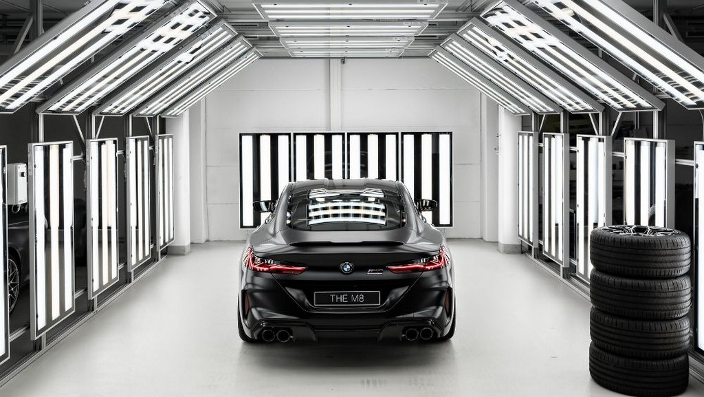 BMW M8 COMPETITION COUPE INDIVIDUAL MANUFAKTUR, foto 13