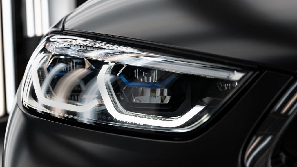 BMW M8 COMPETITION COUPE INDIVIDUAL MANUFAKTUR, foto 16