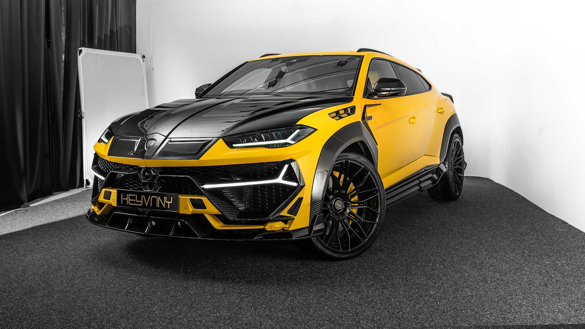 2020 - LAMBORGHINI URUS BY KEYVANY, foto 1