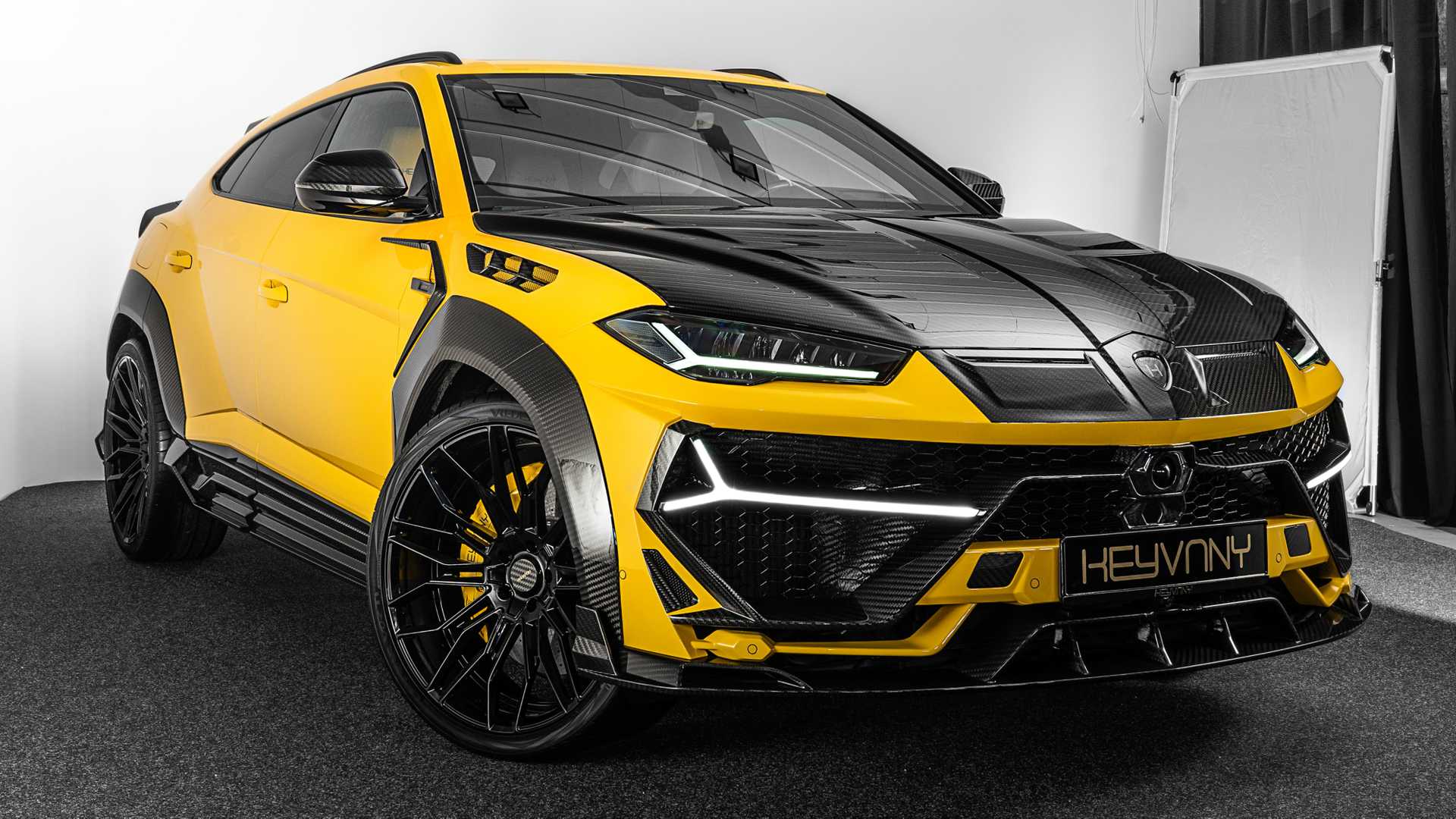 2020 - LAMBORGHINI URUS BY KEYVANY, foto 2