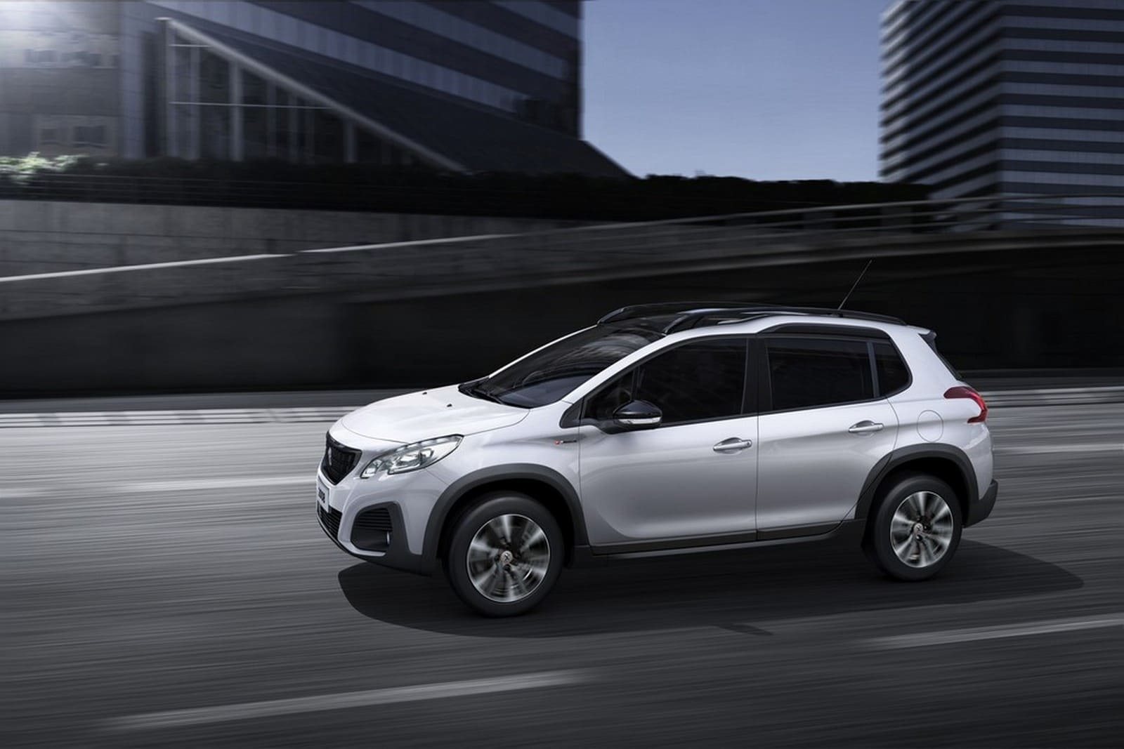 2020 - PEUGEOT 2008 TURBO THP IN CONCERT BY JBL, foto 2