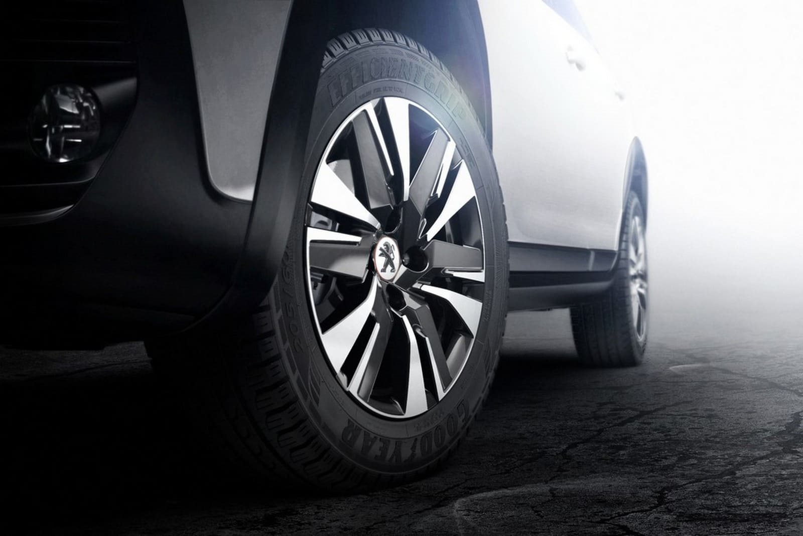 2020 - PEUGEOT 2008 TURBO THP IN CONCERT BY JBL, foto 4