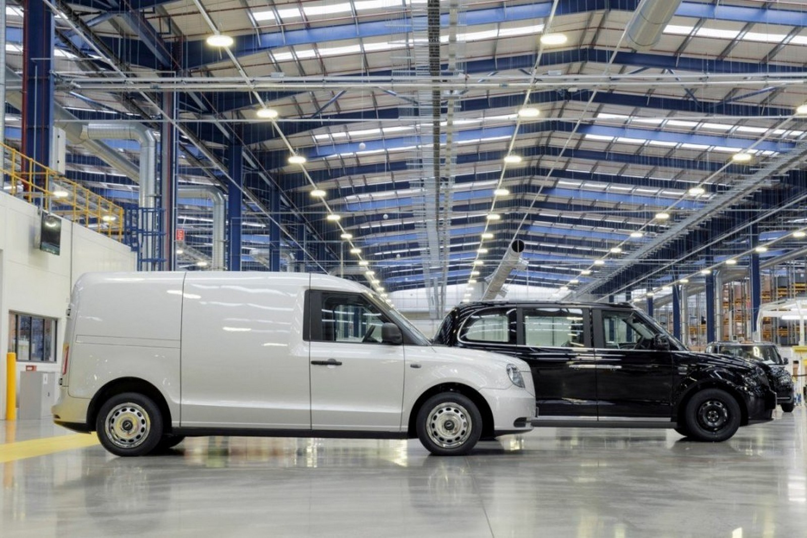 2021 - LEVC VN5, foto 5